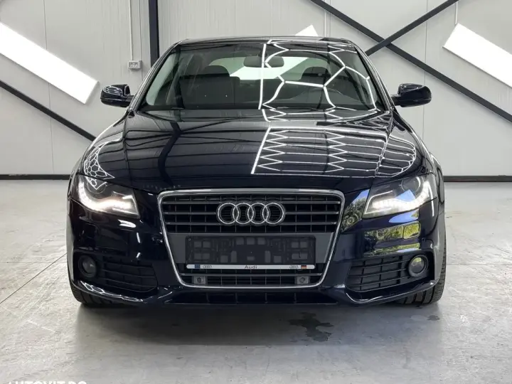 Audi A4 Limuzina B8 2.0 TDI DPF Attraction