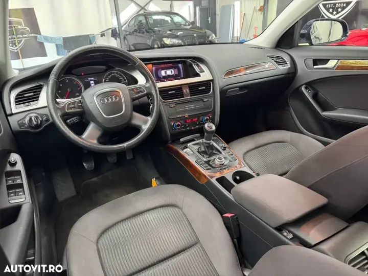 Audi A4 Limuzina B8 2.0 TDI DPF Attraction