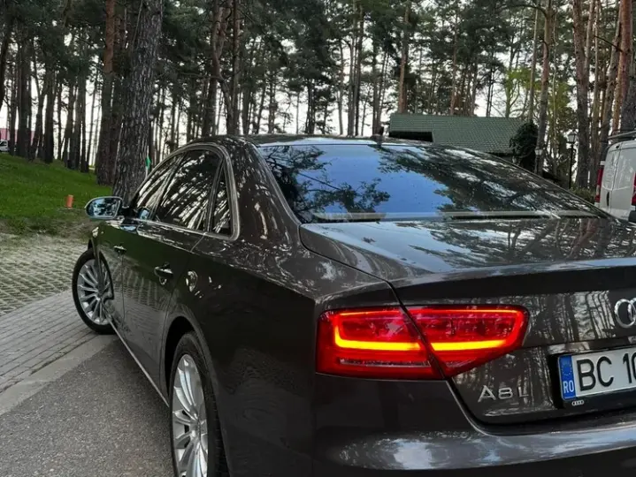 Audi A8 D4 L W12 6.3 FSI quattro Tiptronic
