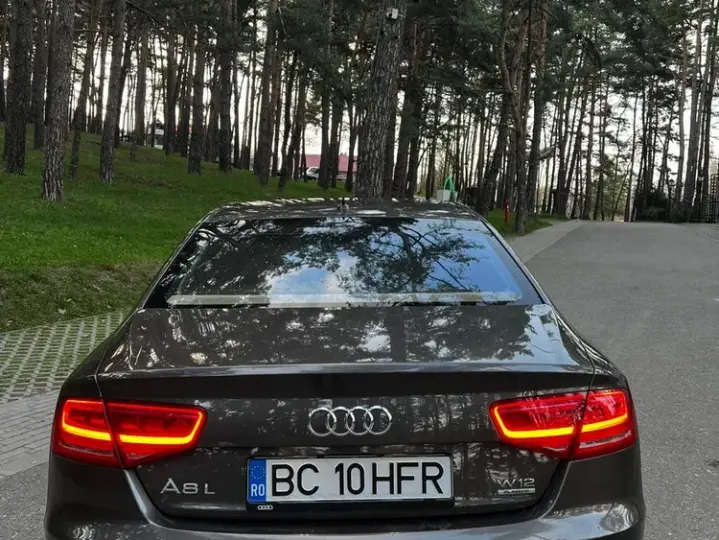 Audi A8 D4 L W12 6.3 FSI quattro Tiptronic