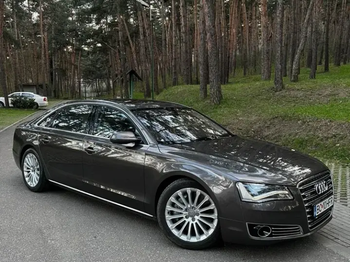 Audi A8 D4 L W12 6.3 FSI quattro Tiptronic