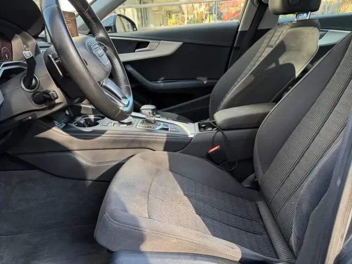Audi A4 Limuzina B9