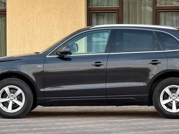 Audi Q5 8R 2.0 TDI Quattro Stronic