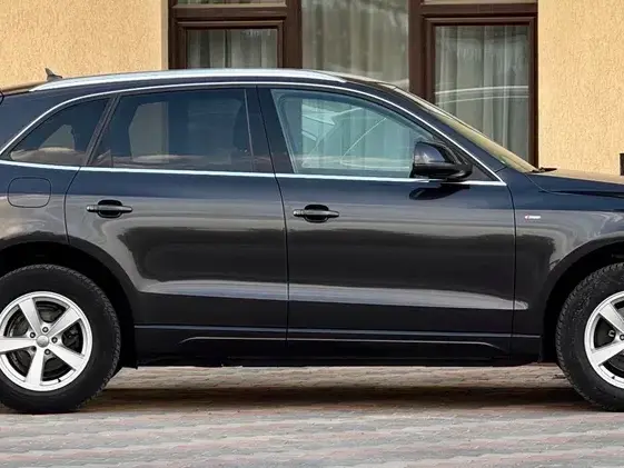 Audi Q5 8R 2.0 TDI Quattro Stronic
