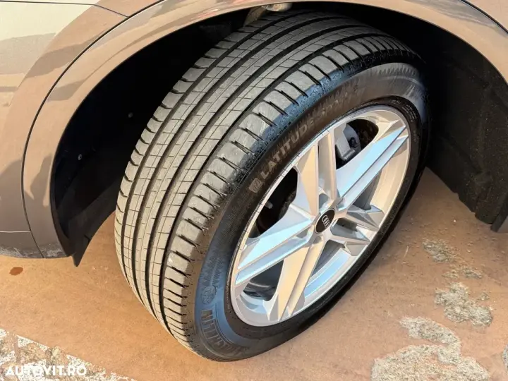 Audi Q5 40 TDI quattro S tronic MHEV S Line