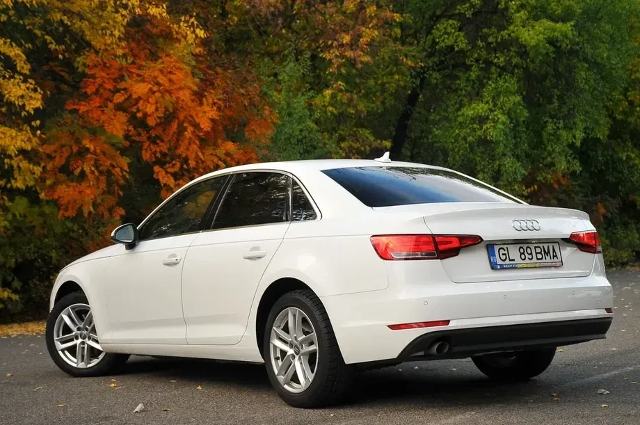 Audi A4 Limuzina B9 2.0 TDI S tronic Design — imagine 4