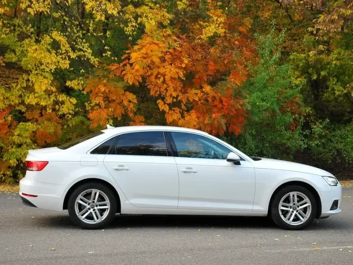 Audi A4 Limuzina B9 2.0 TDI S tronic Design