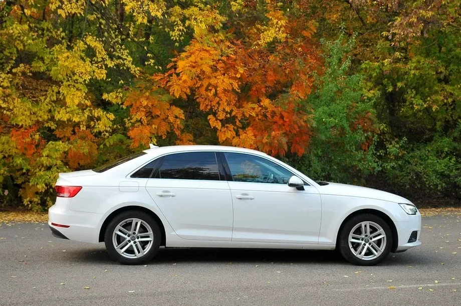 Audi A4 Limuzina B9 2.0 TDI S tronic Design — imagine 6