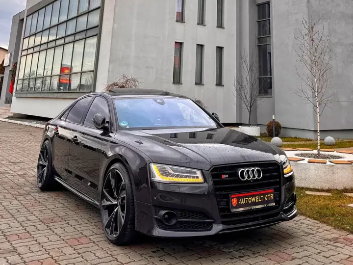 Audi S8 D4 Plus 4.0 TFSI quattro Tiptronic