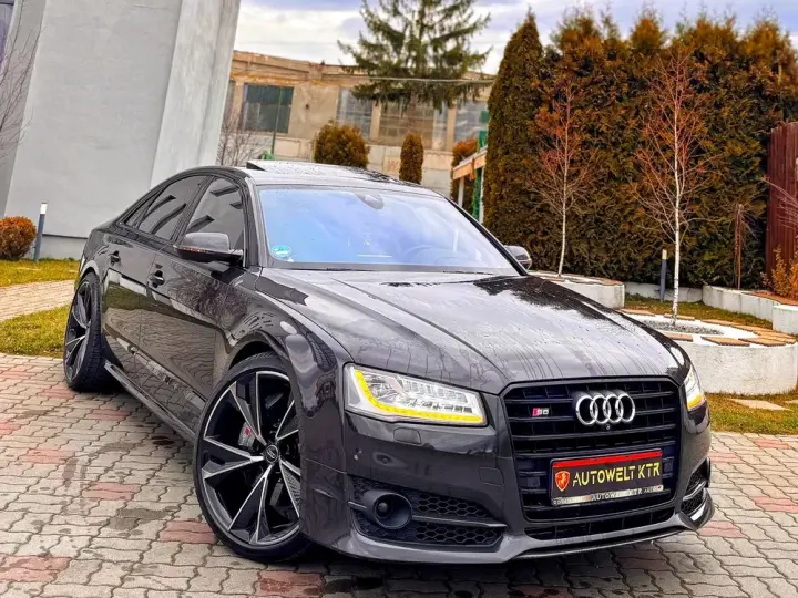 Audi S8 D4 Plus 4.0 TFSI quattro Tiptronic
