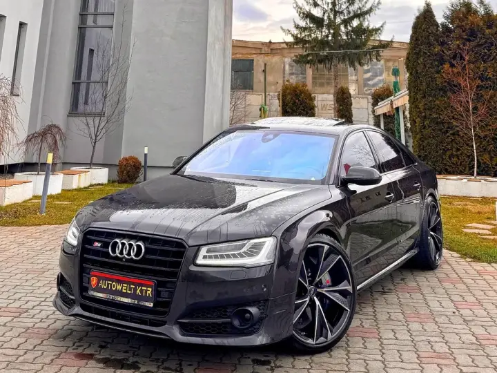 Audi S8 D4 Plus 4.0 TFSI quattro Tiptronic
