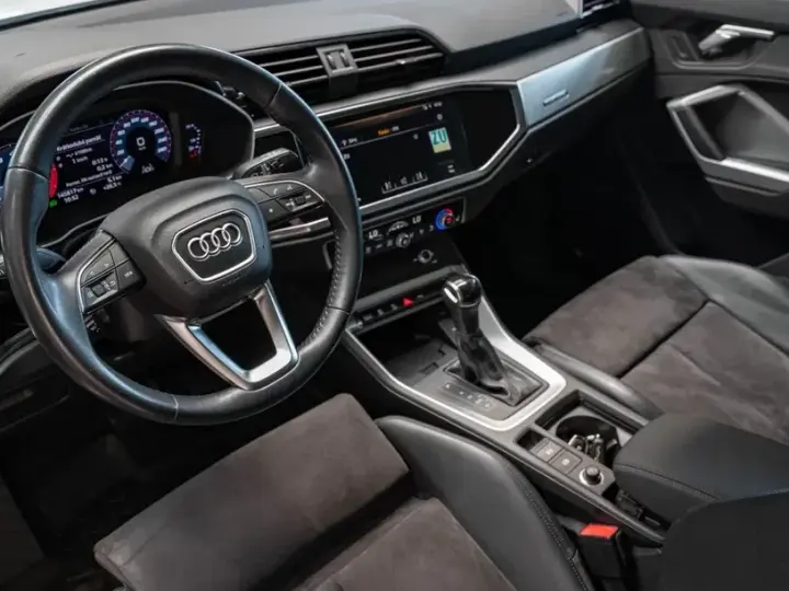 Audi Q3 F3 40 TFSI quattro S tronic S line