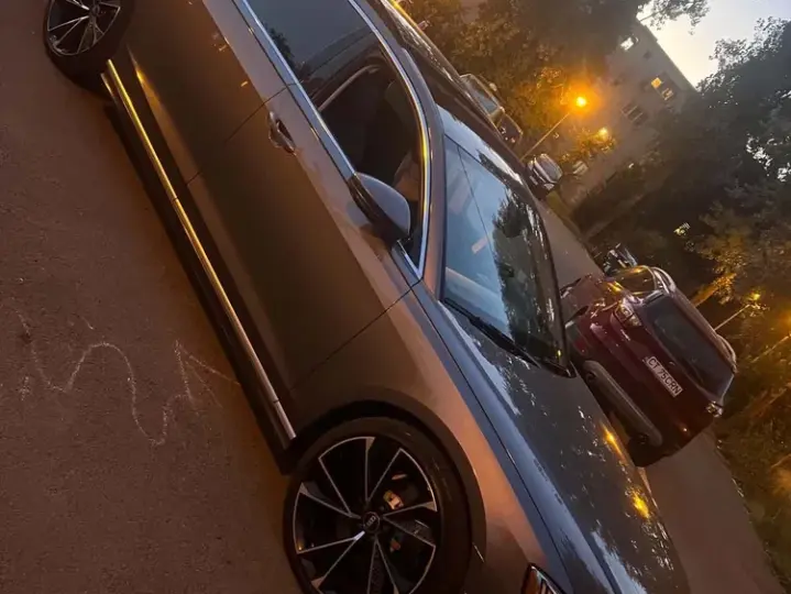 Audi A8 D5 A8L 3.0 55 TFSI quattro Tiptronic