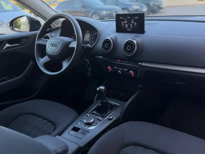 Audi A3 Sportback 8V 1.6 TDI clean Ambition