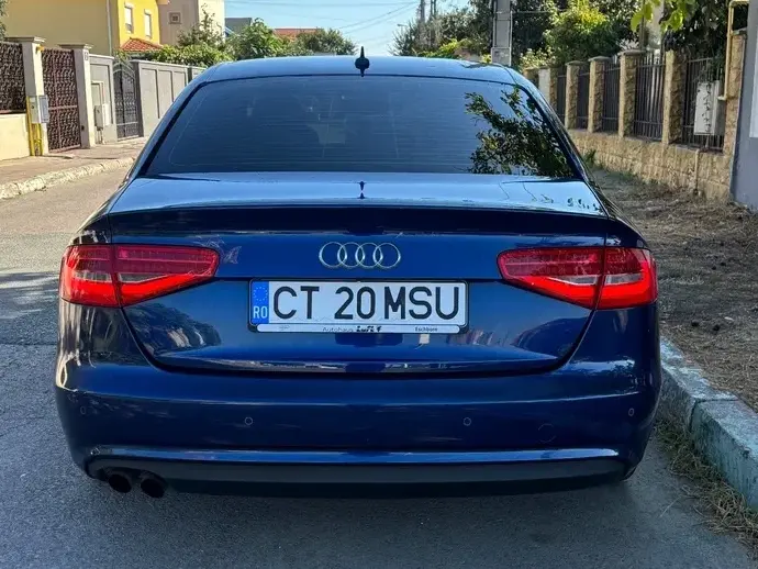 Audi A4 Limuzina B8 2.0 TDI DPF multitronic Attraction