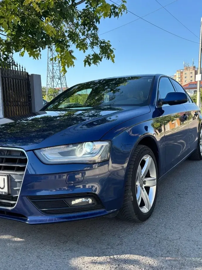 Audi A4 Limuzina B8 2.0 TDI DPF multitronic Attraction — imagine 3