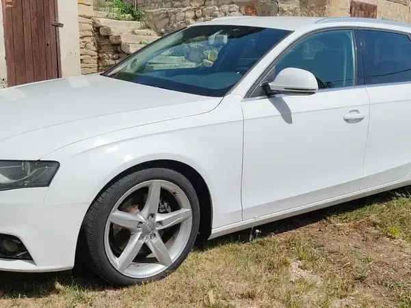 Audi A4 Limuzina