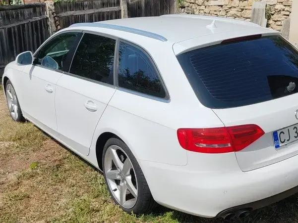 Audi A4 Limuzina