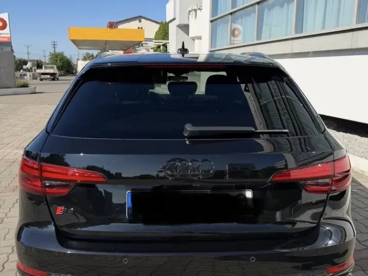 Audi A4 Avant B9 2.0 TDI ultra S tronic sport