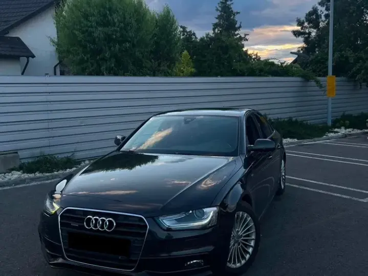 Audi A4 Limuzina B8 2.0 TDI quattro Stronic