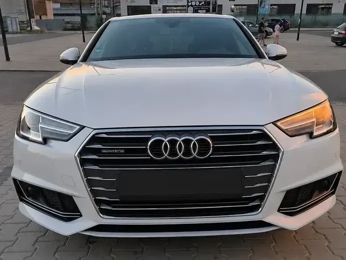 Audi A4 Limuzina B8 2.0 TDI quattro S tronic Design