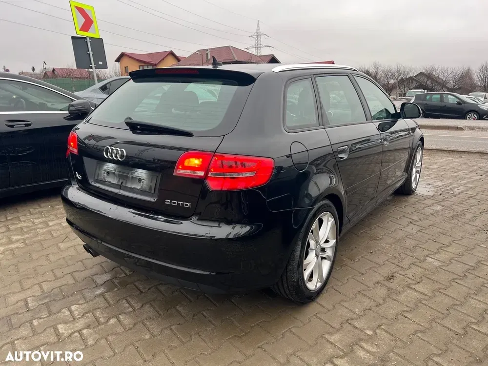 Audi A3 Sportback 8P 2.0 TDI DPF S tronic S line Sportpaket plus — imagine 4