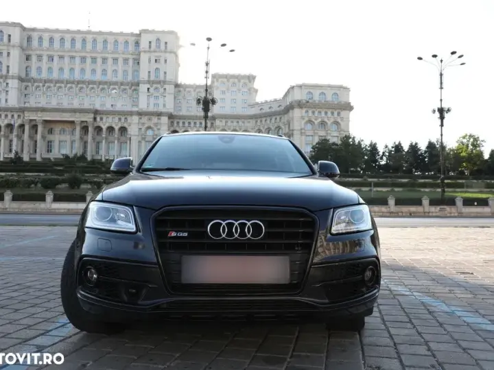 Audi SQ5 8R