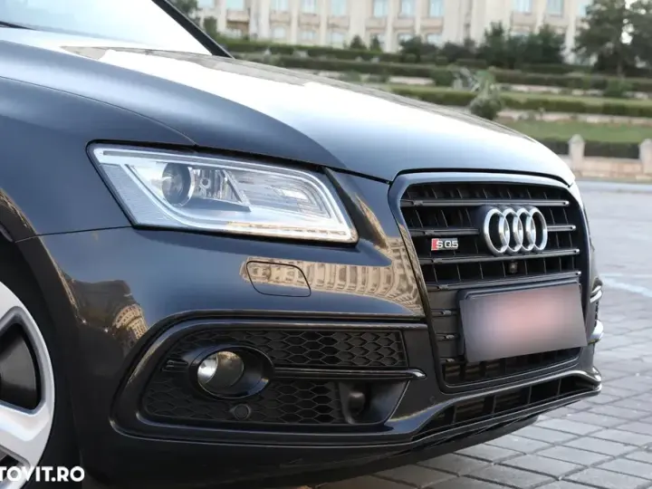 Audi SQ5 8R
