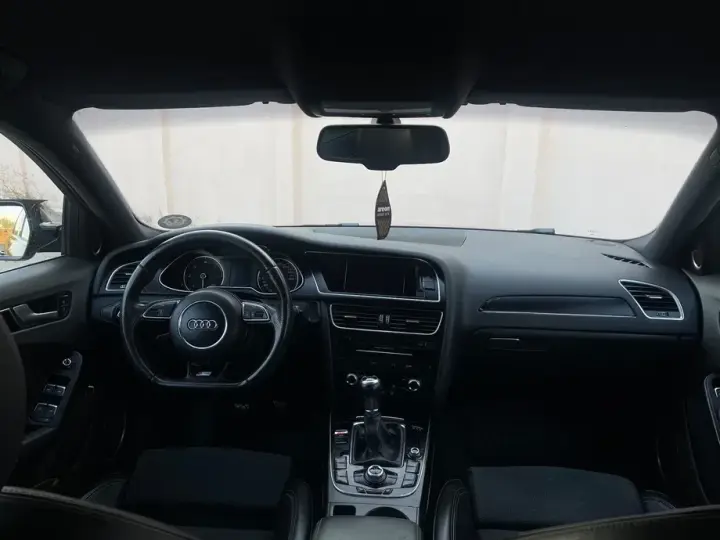 Audi A4 Limuzina B8 2.0 TDI
