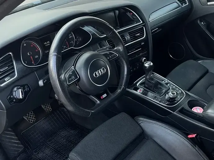 Audi A4 Limuzina B8 2.0 TDI