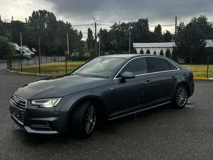 Audi A4 Limuzina B9 2.0 TDI S tronic