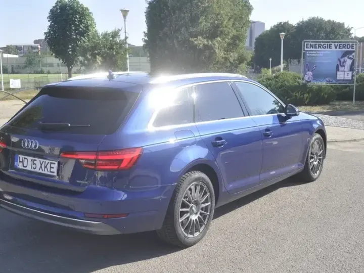 Audi A4 Avant B9 2.0 TDI S tronic quattro