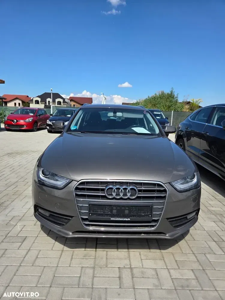 Audi A4 Limuzina B8 2.0 TDI DPF multitronic Attraction — imagine 4