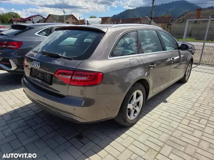Audi A4 Limuzina B8 2.0 TDI DPF multitronic Attraction