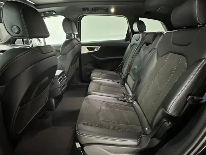 Audi Q7 4M