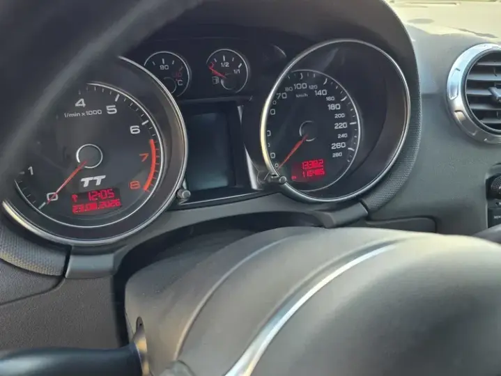 Audi TT 8J