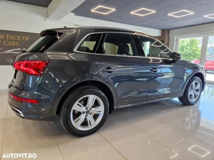 Audi Q5 FY 50 TFSI e quattro S tronic sport