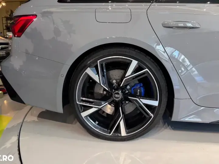 Audi RS 6 C8
