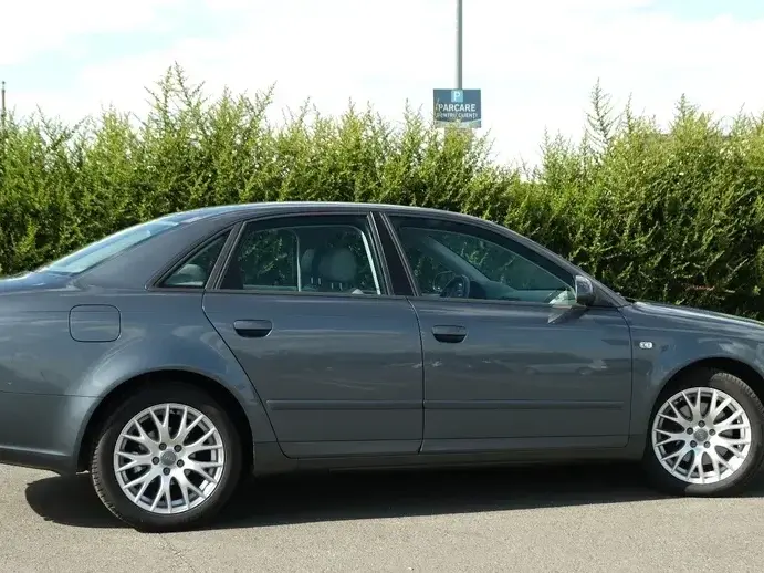 Audi A4 Limuzina B7