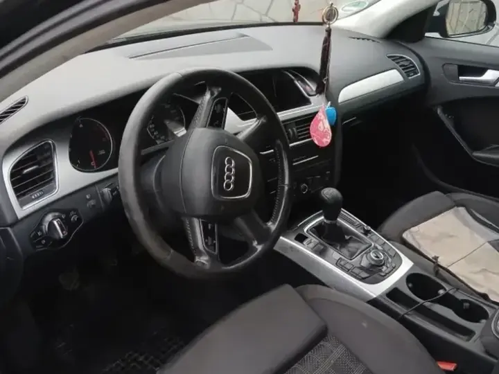 Audi A4 Limuzina B8 2.0 TDI B8