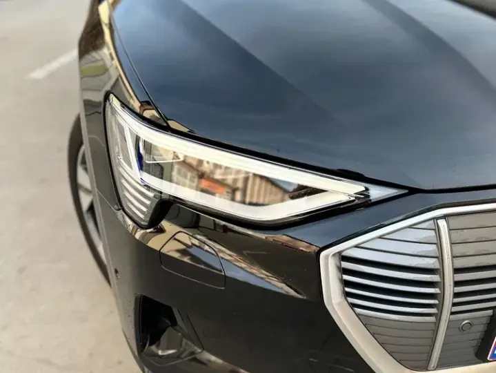 Audi e-tron 50 quattro