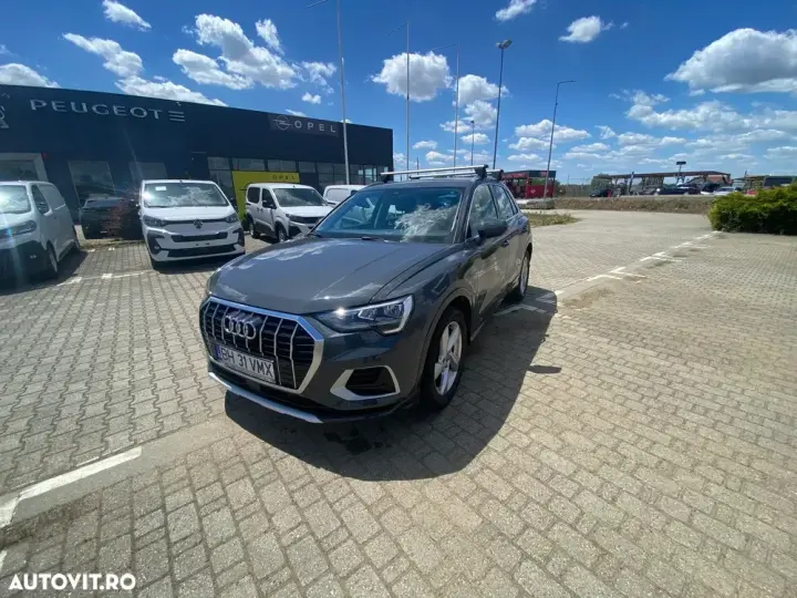 Audi Q3 F3