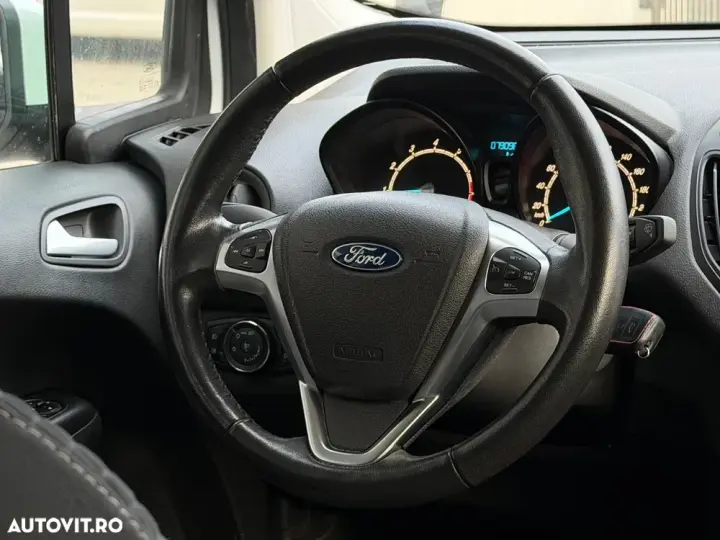 Ford Tourneo Courier 1.0 EcoBoost S&S Trend