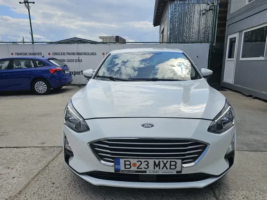 Ford Focus MK4 1.0 EcoBoost Connected — imagine 2