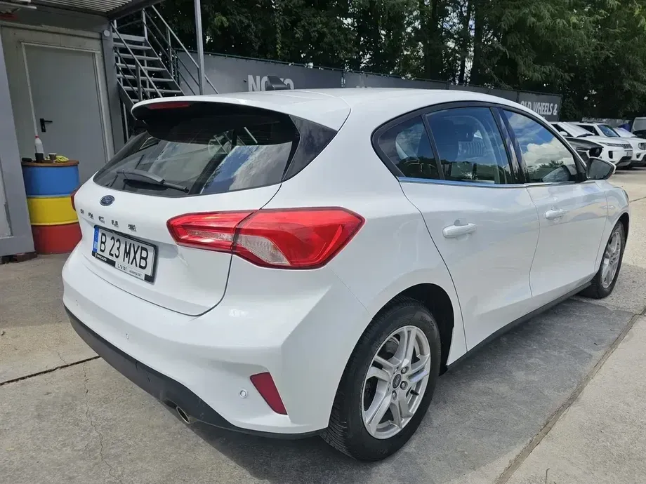 Ford Focus MK4 1.0 EcoBoost Connected — imagine 5