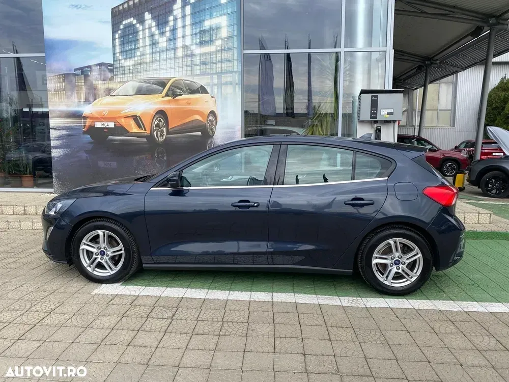 Ford Focus MK4 1.0 EcoBoost MHEV Connected — imagine 5
