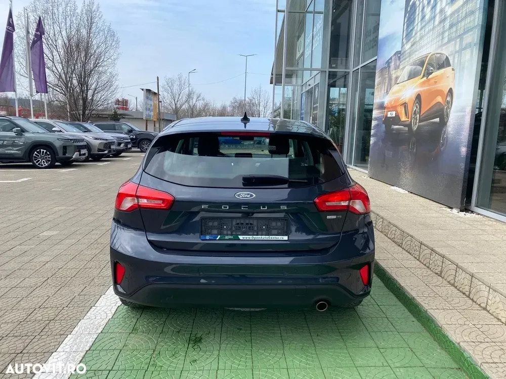 Ford Focus MK4 1.0 EcoBoost MHEV Connected — imagine 4