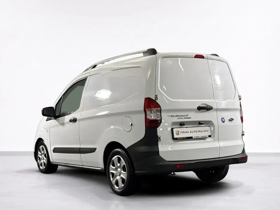 Ford Transit — imagine 3
