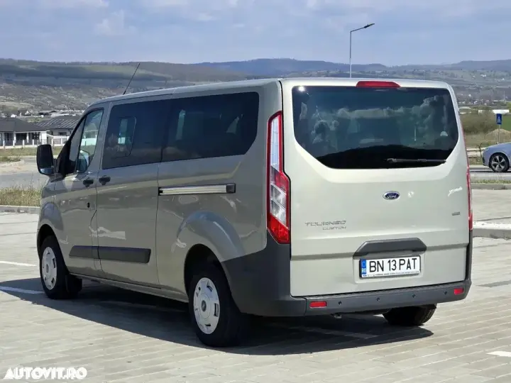 Ford Tourneo Custom 300 L1H1 VA Titanium