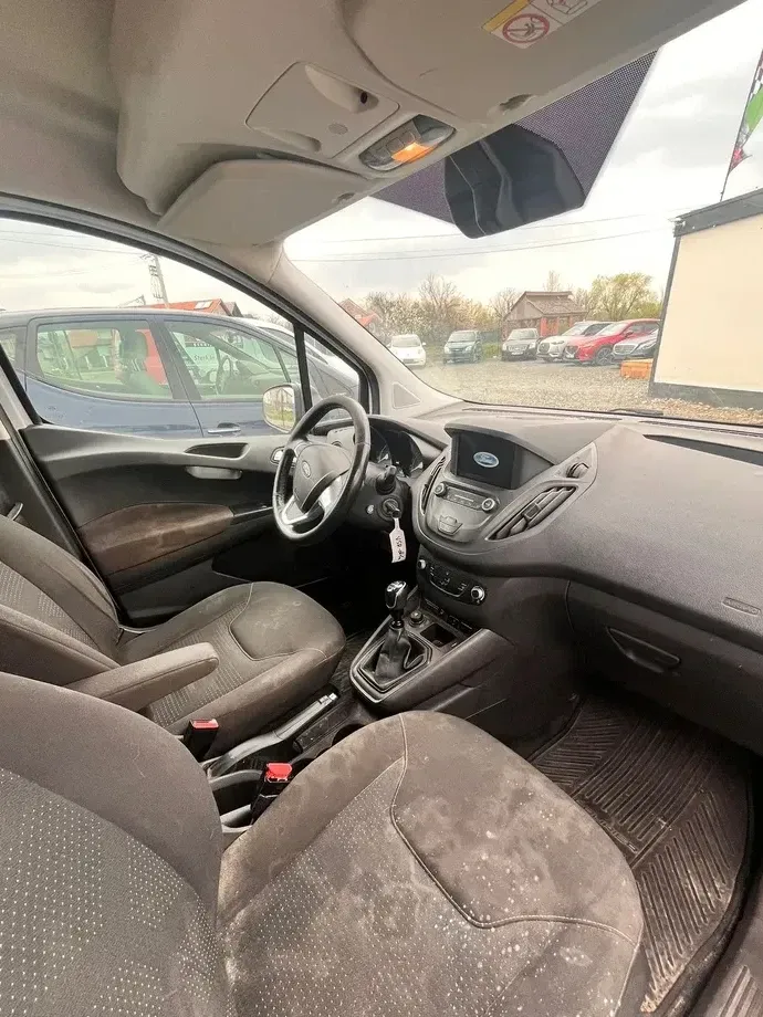 Ford Transit Connect — imagine 5